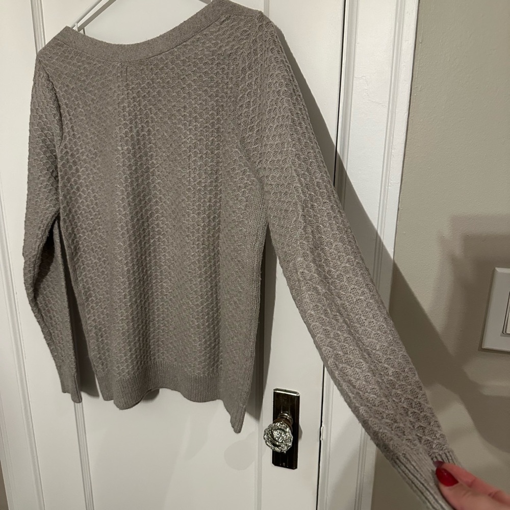 Women’s grey/tan Old Navy textured sweater - Picture 5 of 5